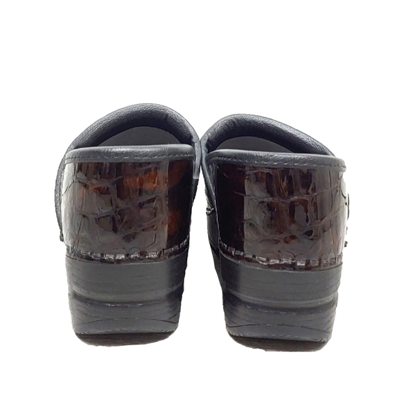 *SOLD*New! Dansko The Professional Womens 36 Brown Patent Crocs - Picture 6 of 9